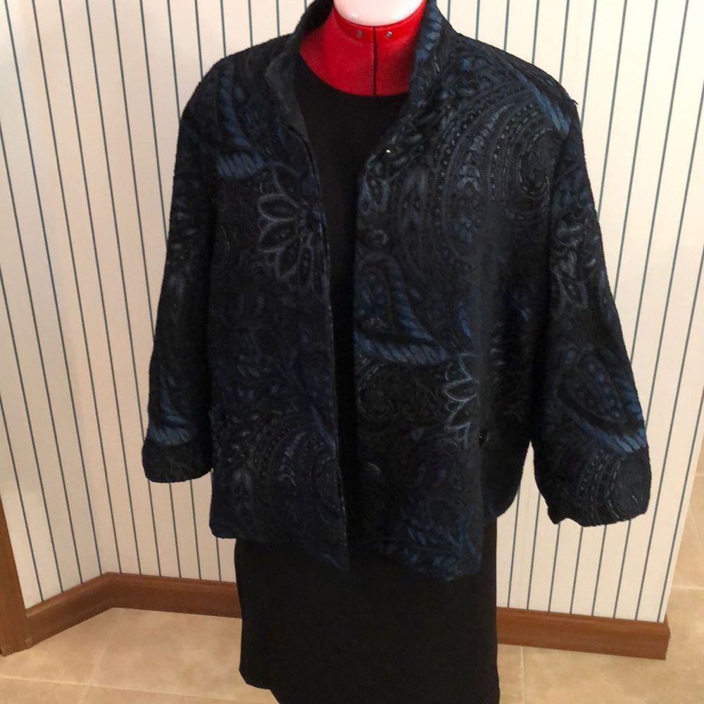 Chico’s Black on Blue Jacquard 3/4 Sleeve Jacket
